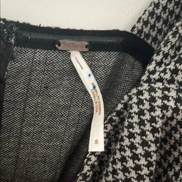 Gray Off-Shoulder Maxi Dress - Picture 4 of 6